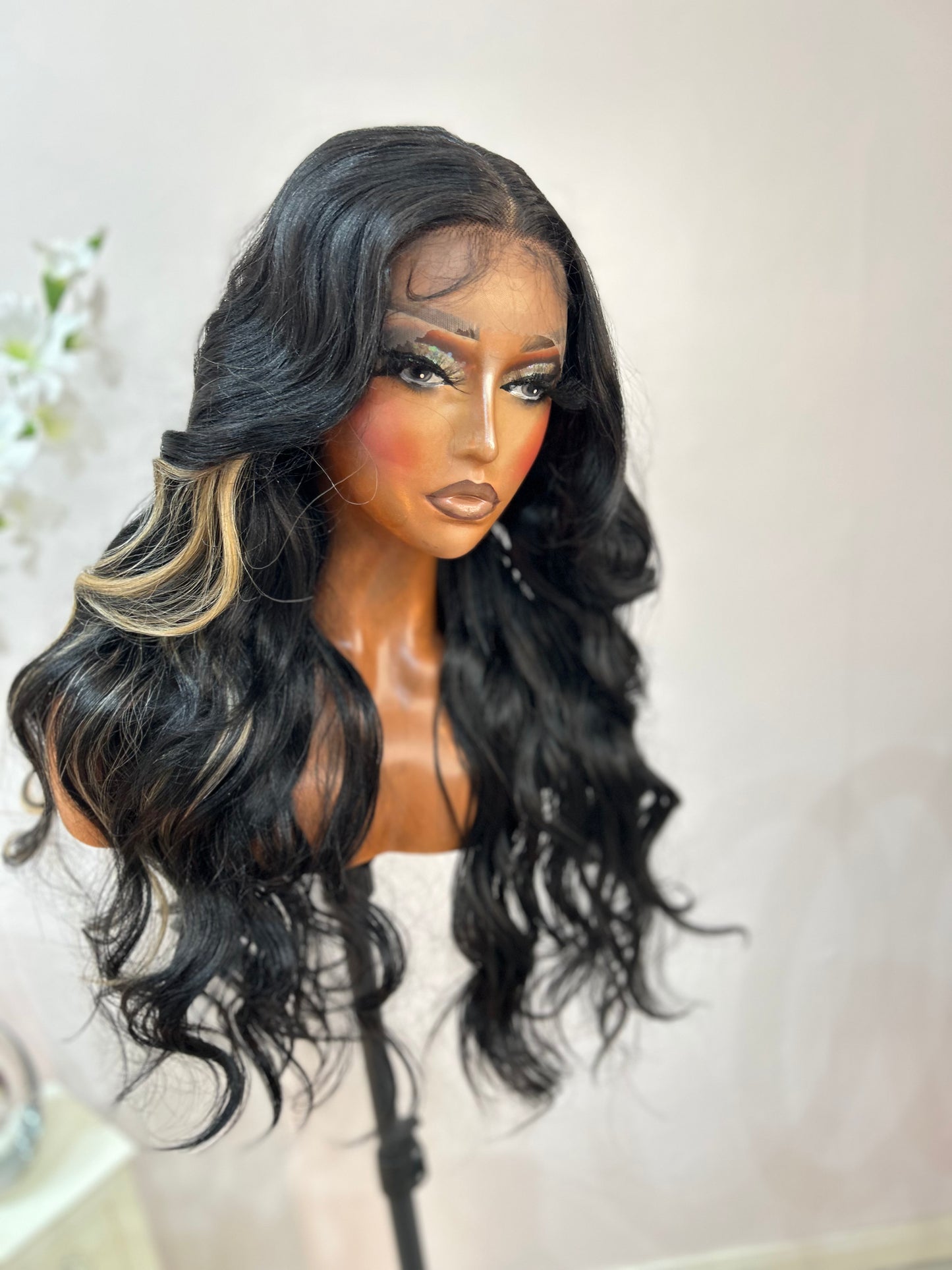 Indiyah (T-part) lace wig