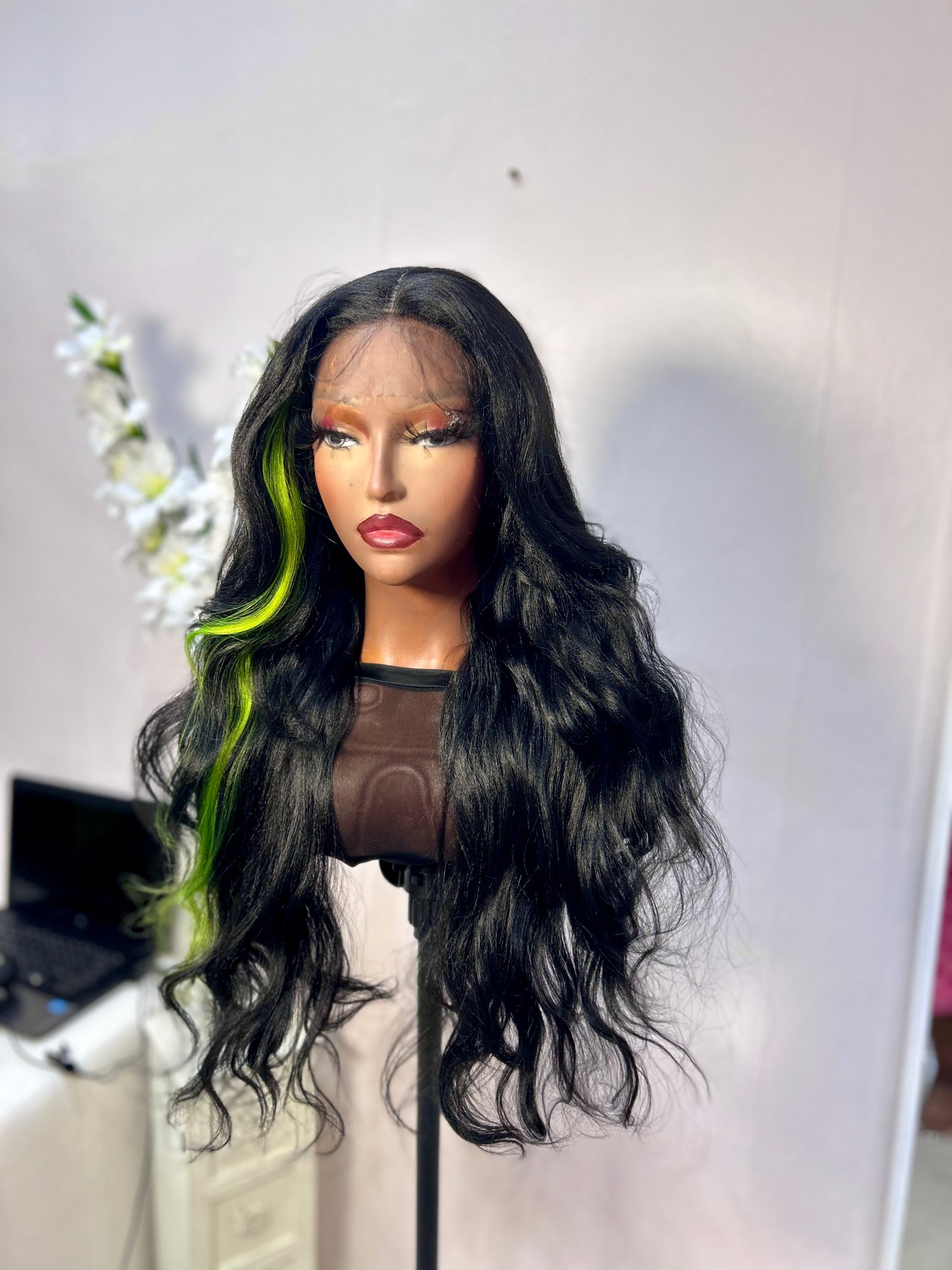 Indiyah (T-part) lace wig