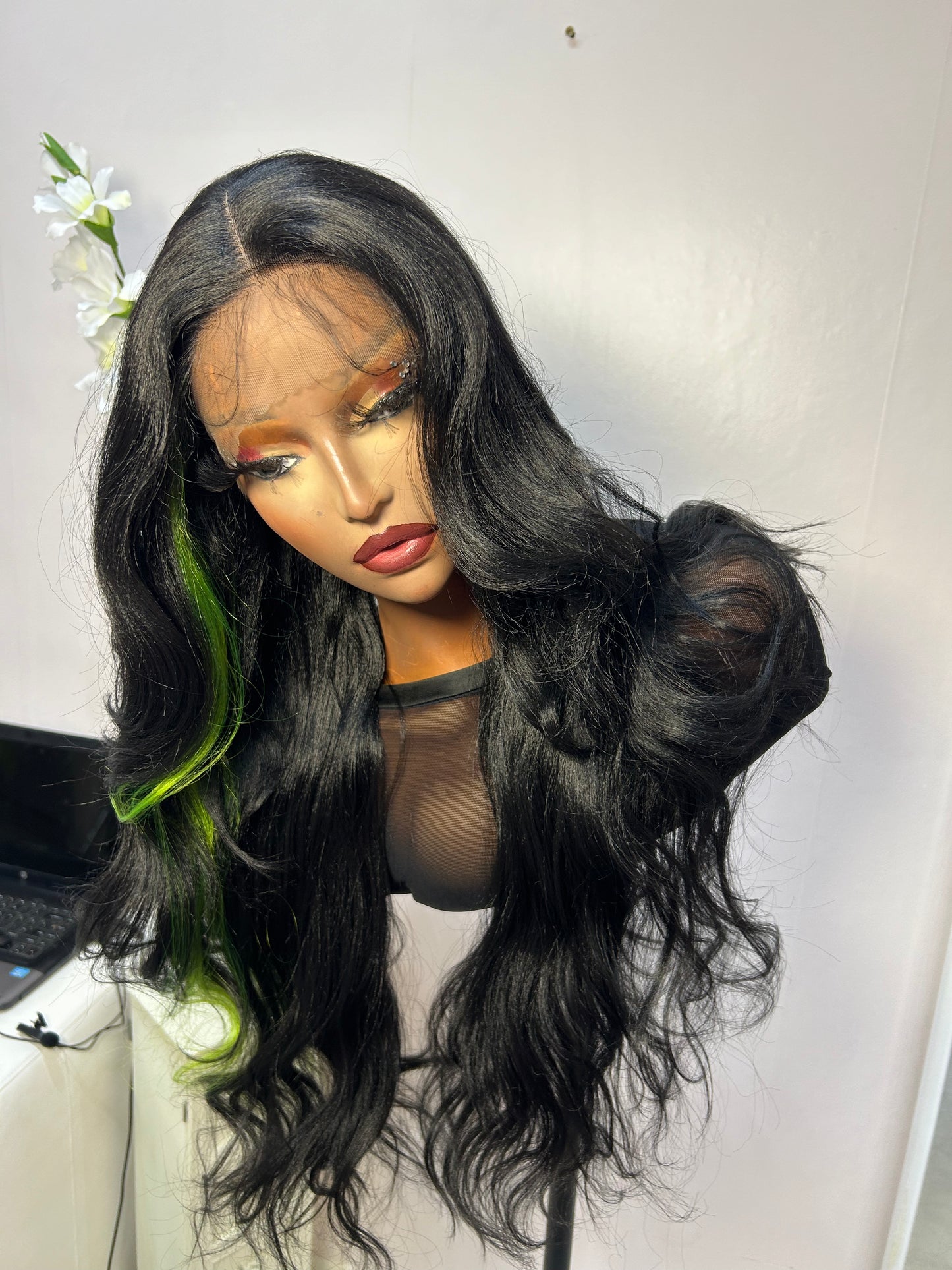 Indiyah (T-part) lace wig