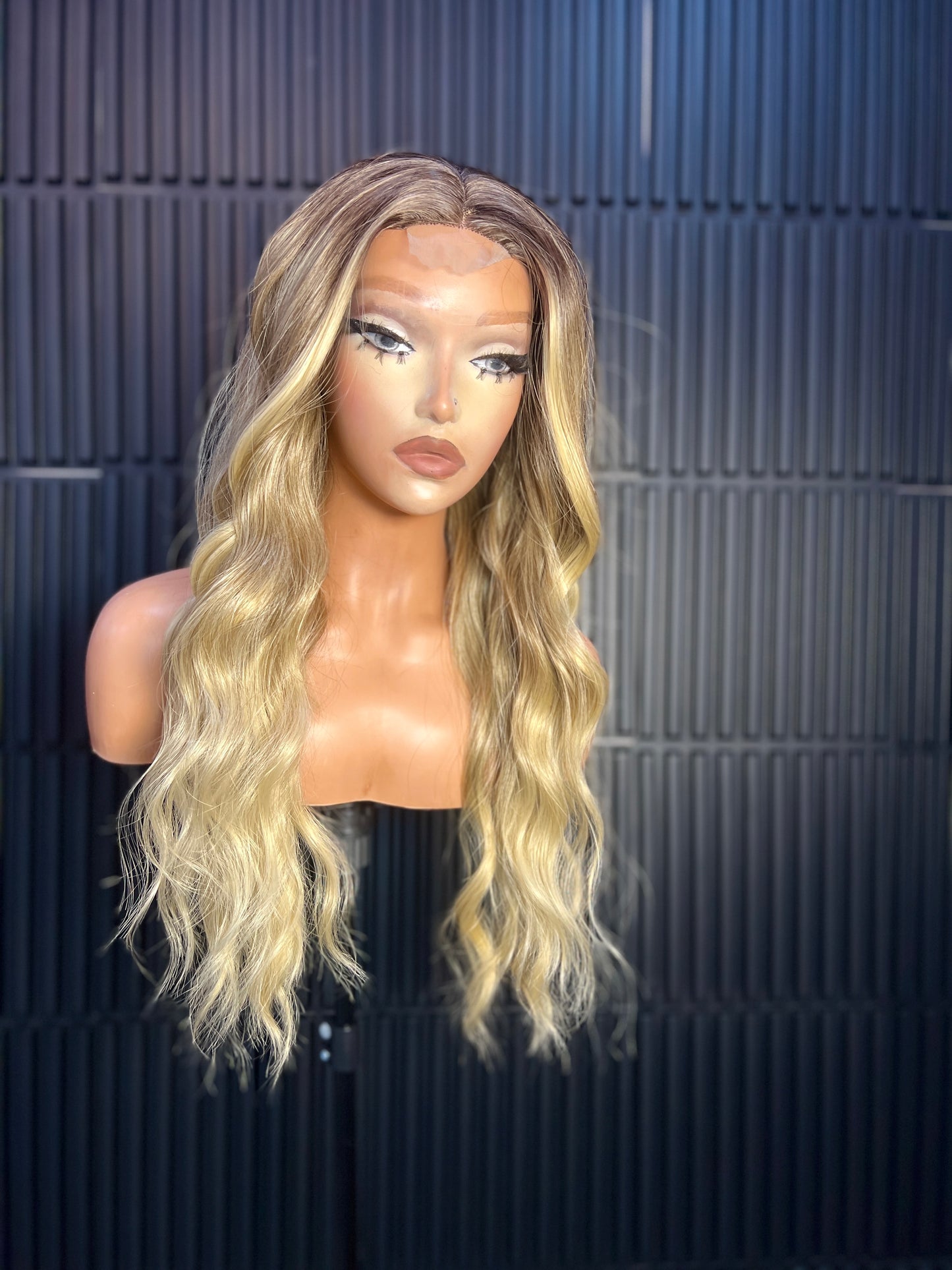 Alessa – Middle Part Glueless Wig, Body Wave, 24 Inches