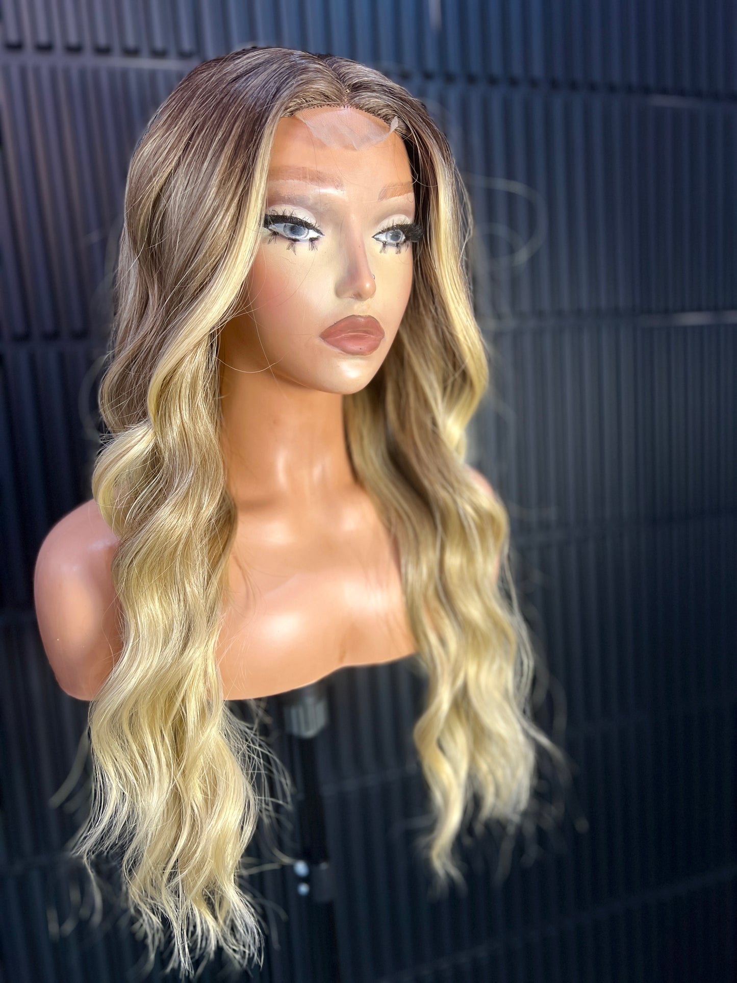 Alessa – Middle Part Glueless Wig, Body Wave, 24 Inches