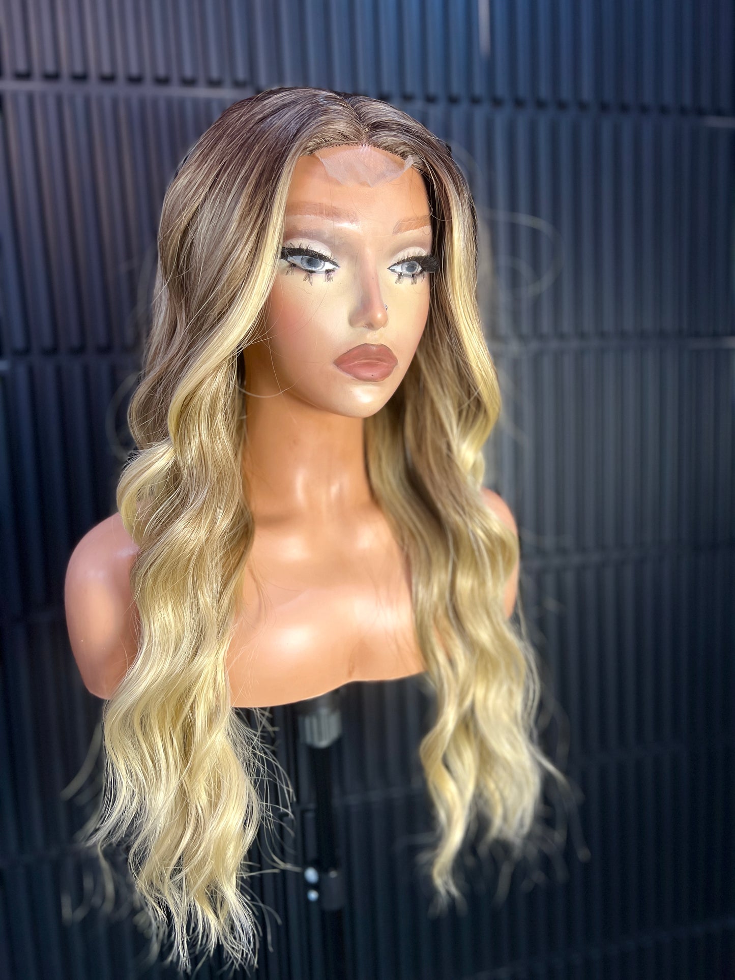 Alessa – Middle Part Glueless Wig, Body Wave, 24 Inches