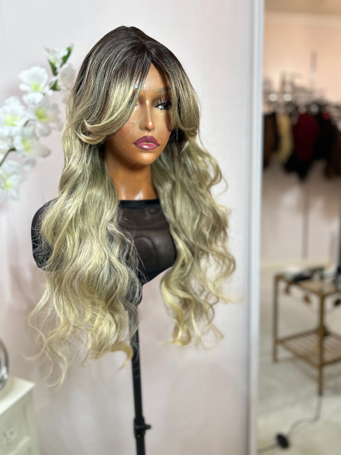 (Sample) Maya (middle part) lace wig