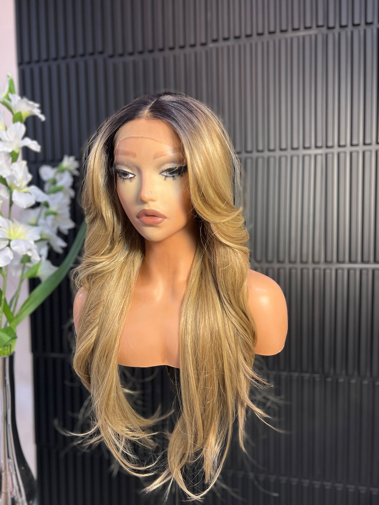 Kiki (T-part) lace wig