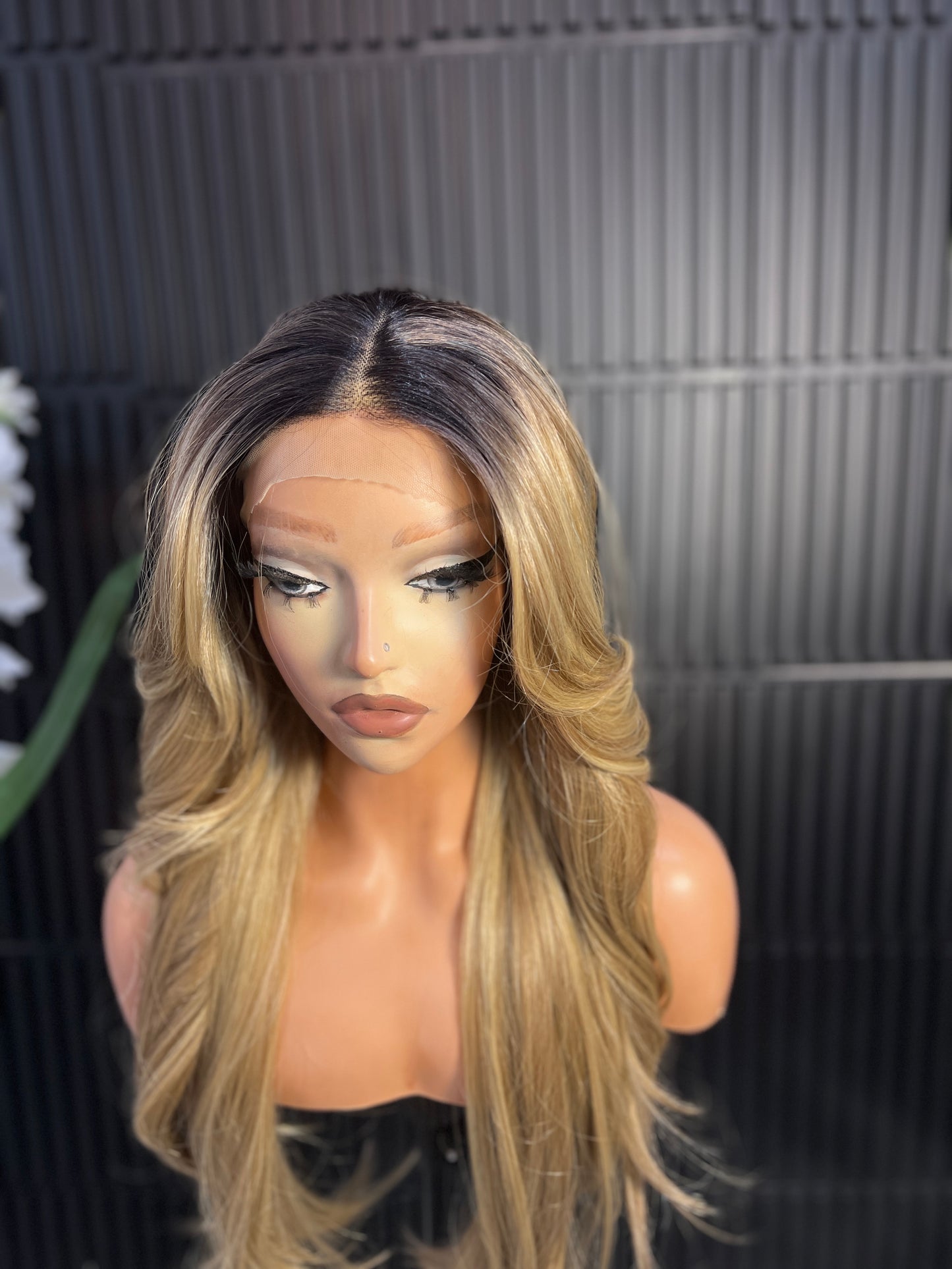 Kiki (T-part) lace wig